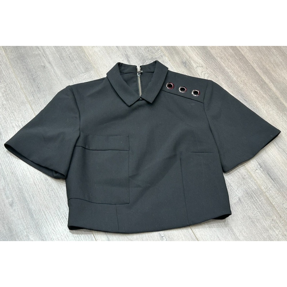 CUE‎ Short Sleeve Top Womens 6 Black Structured Zip Back Grommet Detail Cropped